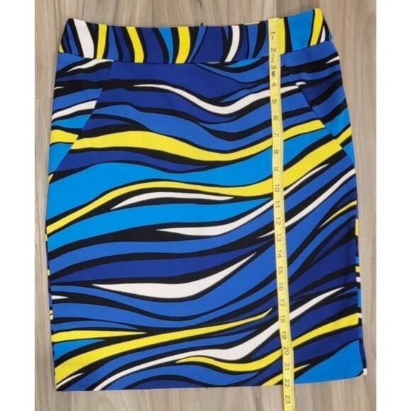 Premise Pencil Skirt - Picture 3 of 9